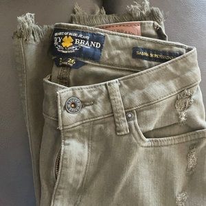 Lucky brand distressed jean